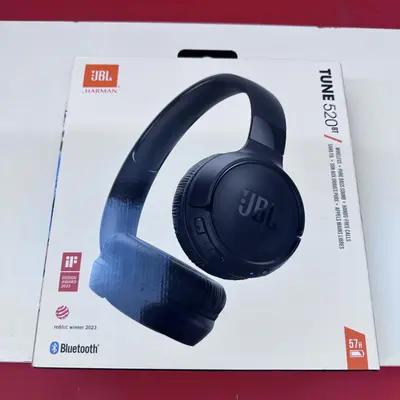 JBL Tune 520BT Wireless On-Ear Headphones Black, Pure Bass Sound - Thumbnail 9