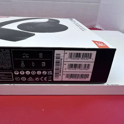 JBL Tune 520BT Wireless On-Ear Headphones Black, Pure Bass Sound - Thumbnail 7