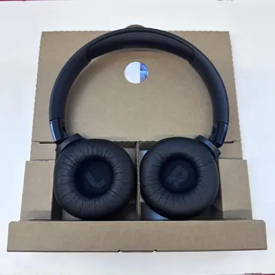 JBL Tune 520BT Wireless On-Ear Headphones Black, Pure Bass Sound - Thumbnail 4