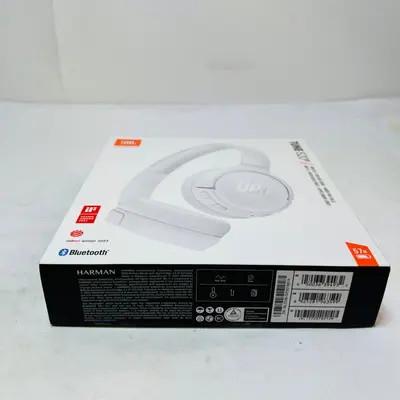 JBL Tune 520BT Wireless Over-Ear Headphones Pure Bass Sound White JBLT520BTWHTAM - Thumbnail 3
