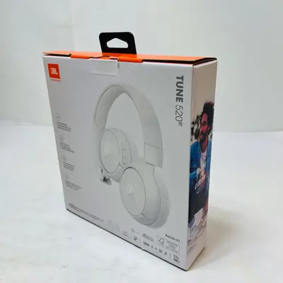 JBL Tune 520BT Wireless Over-Ear Headphones Pure Bass Sound White JBLT520BTWHTAM - Thumbnail 2