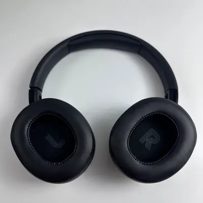 JBL Tune 720BT Wireless Over-Ear Headphones Pure Bass Sound 76H Battery Black - Thumbnail 4
