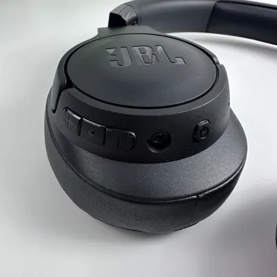 JBL Tune 720BT Wireless Over-Ear Headphones Pure Bass Sound 76H Battery Black - Thumbnail 5