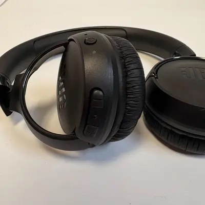JBL Wireless Over-Ear Headphones Black | Bluetooth Stereo Headset Deep Bass - Thumbnail 4