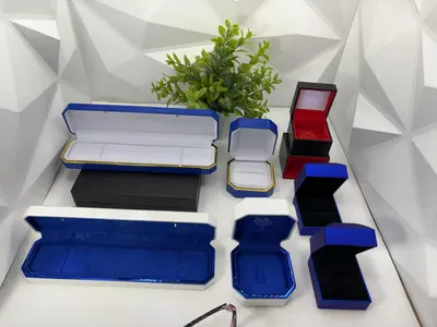 LED Illuminated Diamond Jewelry Display Gift Boxes - Thumbnail 3