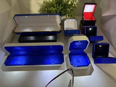 LED Illuminated Diamond Jewelry Display Gift Boxes - Thumbnail 4