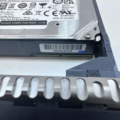 Lenovo 01PG586 ThinkSystem 1.8TB SAS HDD with Tray - Thumbnail 4