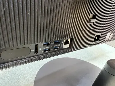 Lenovo ThinkCentre M920z 10S7 All-in-One PC 23.8", Core i5-8500 - Thumbnail 4