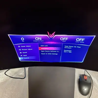 LG UltraGear 39GS95QE-B 39" Curved OLED Gaming Monitor 240Hz G-SYNC FreeSync - Thumbnail 3