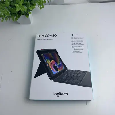 Logitech Slim Combo Backlit Keyboard Case for iPad 5th & 6th Gen - Thumbnail 3