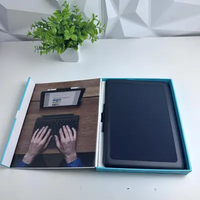 Logitech Slim Combo Backlit Keyboard Case for iPad 5th & 6th Gen - Thumbnail 7