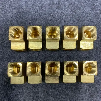 Lot Of 10 Elbow Brass 309-8-bar - Thumbnail 1