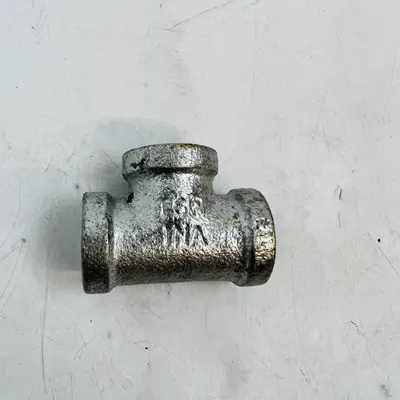 Lot of 5 1/2" Galvanized Iron Pipe Tee Fitting T Connector - Thumbnail 2