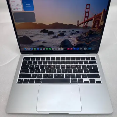 Macbook Air (13-inch, M3, 2024) 10-Core GPU, 16GB, 256GB SSD *Please READ* - Thumbnail 8