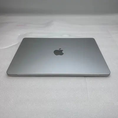 Macbook Air (13-inch, M3, 2024) 10-Core GPU, 16GB, 256GB SSD *Please READ* - Thumbnail 3