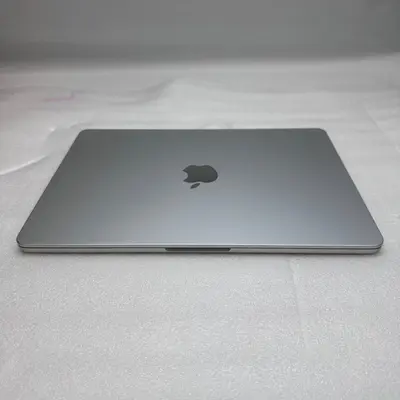 Macbook Air (13-inch, M3, 2024) 10-Core GPU, 16GB, 256GB SSD *Please READ* - Thumbnail 4