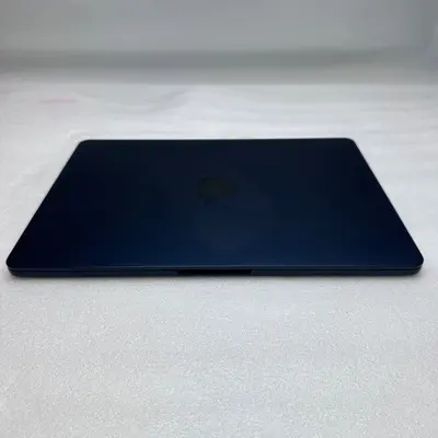MacBook Air (13-inch, M4, 2025) 10-Core GPU, 16GB, 512GB SSD, Midnight - Thumbnail 5