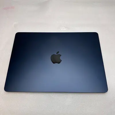 MacBook Air (13-inch, M4, 2025) 10-Core GPU, 16GB, 512GB SSD, Midnight - Thumbnail 2