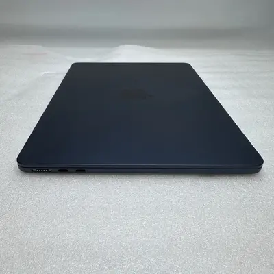 MacBook Air (13-inch, M4, 2025) 10-Core GPU, 16GB, 512GB SSD, Midnight - Thumbnail 6