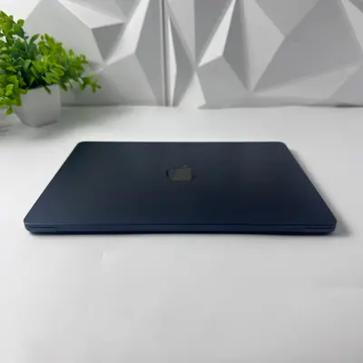 MacBook Air (13-inch, M5) 8-Core GPU, 16GB, 512GB SSD, Midnight - Thumbnail 6
