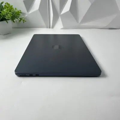MacBook Air (13-inch, M5) 8-Core GPU, 16GB, 512GB SSD, Midnight - Thumbnail 5