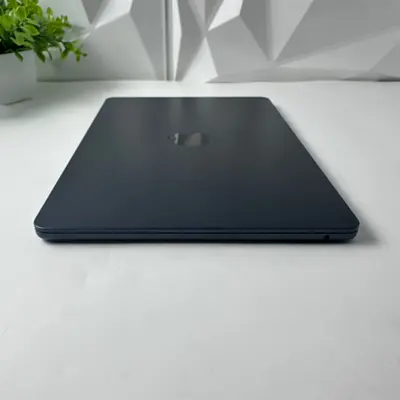 MacBook Air (13-inch, M5) 8-Core GPU, 16GB, 512GB SSD, Midnight - Thumbnail 4
