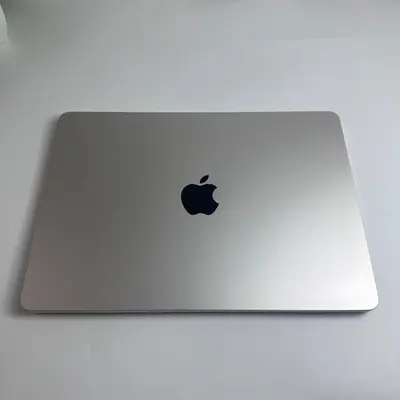 MacBook Air (13-inch, M5) 8-Core GPU, 16GB, 512GB SSD, StarLight - Thumbnail 6