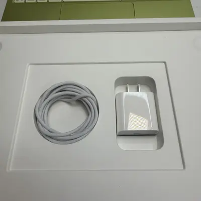 Macbook Neo (13-inch, A18 Pro) 5-Core GPU, 8GB, 512GB SSD, Citrus - Thumbnail 4