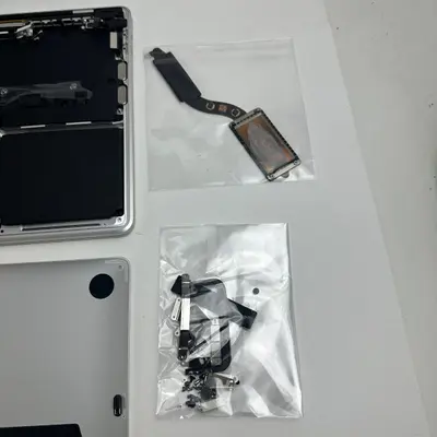 MacBook Pro (13-inch, 2020, A2289) | Full Parts Replacement (NO MAINBOARD) - Thumbnail 6