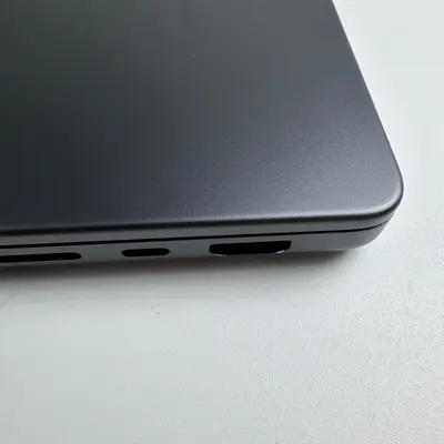 MacBook Pro (14-inch, Apple M5, 2025) 10-Core GPU, 16GB, 1TB SSD, Space Black - Thumbnail 8