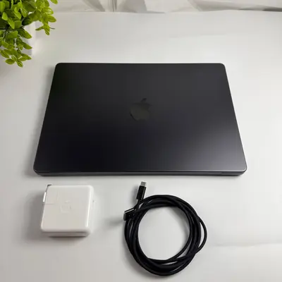 MacBook Pro (14-inch, Apple M5, 2025) 10-Core GPU, 32GB, 1TB SSD, Space Black - Thumbnail 2