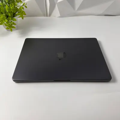 MacBook Pro (14-inch, Apple M5, 2025) 10-Core GPU, 32GB, 1TB SSD, Space Black - Thumbnail 3