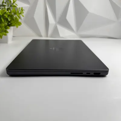 MacBook Pro (14-inch, Apple M5, 2025) 10-Core GPU, 32GB, 1TB SSD, Space Black - Thumbnail 5