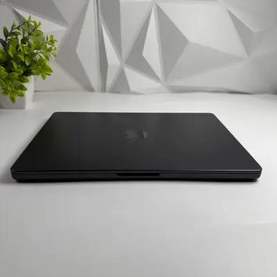 MacBook Pro (14-inch, Apple M5, 2025) 10-Core GPU, 32GB, 1TB SSD, Space Black - Thumbnail 7