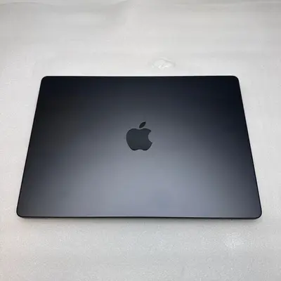 Macbook Pro (14-inch, M5) 10-Core GPU, 16GB RAM, 1TB SSD, Space Black - Thumbnail 5