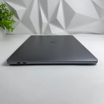 MacBook Pro (15-inch, 2016) Quad-Core i7 2.7Ghz, 16GB RAM, 512GB SSD - Thumbnail 3