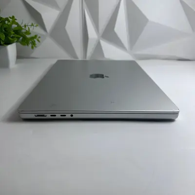 Macbook Pro (16-inch, M1 Pro, 2021) 16-Core GPU, 32GB, 512GB SSD - Thumbnail 2