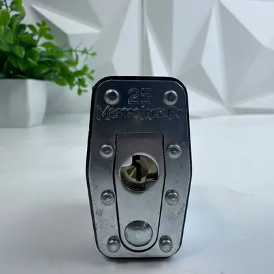 Master Lock No 25 Commercial Laminated Steel Padlock Heavy Duty (No Key Lock) - Thumbnail 4