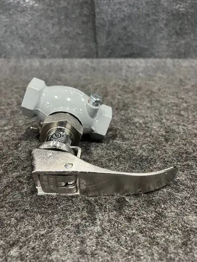 MEC Me820 Quick Acting Globe Valve W/ Stainless Steel Vent Valve - Thumbnail 4