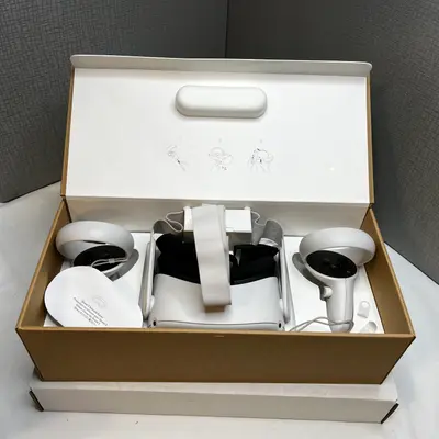 Meta Quest 2 Advanced All-In-One Virtual Reality Headset - 128GB - Thumbnail 6