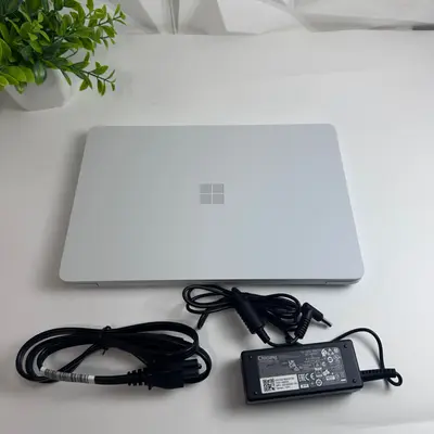 Microsoft Surface Laptop SE 11.6" Intel Celeron 8GB RAM, 128GB for School Office - Thumbnail 6