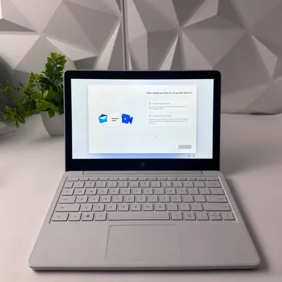 Microsoft Surface Laptop SE 11.6" Intel Celeron 8GB RAM, 128GB for School Office - Thumbnail 10