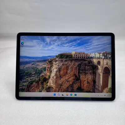 Microsoft Surface Pro 12" Touch 2110, Snapdragon X Plus, 16GB LPDDR5 , 512GB SSD - Thumbnail 5