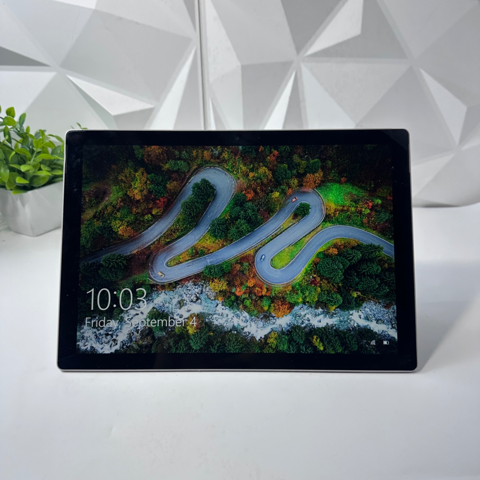 Microsoft Surface Pro 5 Model 1796 12.3