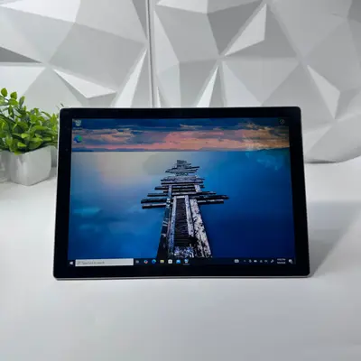 Microsoft Surface Pro 5 Model 1796 12.3" | i7-7660U | 8GB | 256GB SSD *PLS READ* - Thumbnail 2
