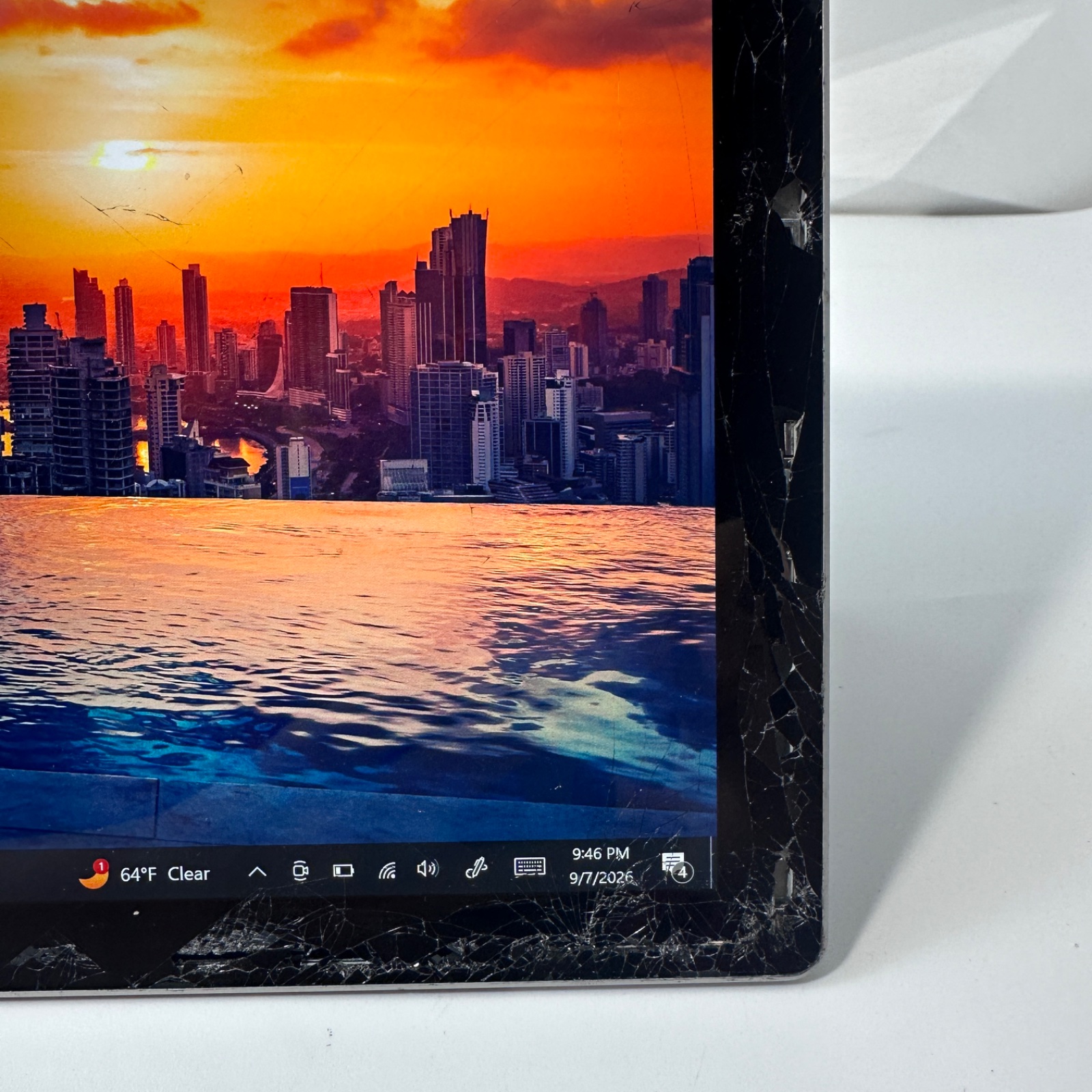 Microsoft Surface Pro 5 Model 1807 LTE | Good | TamDo.us