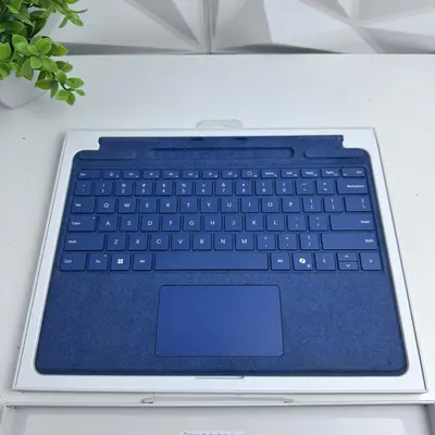 Microsoft Surface Pro Keyboard with Pen Storage - Model: 1864 - Thumbnail 2