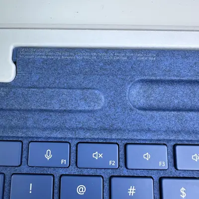 Microsoft Surface Pro Keyboard with Pen Storage - Model: 1864 - Thumbnail 4