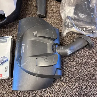Miele Classic C1 Cat & Dog PowerLine Canister Vacuum Electro Brush Attachments - Thumbnail 3