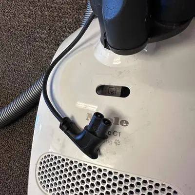 Miele Classic C1 Cat & Dog PowerLine Canister Vacuum Electro Brush Attachments - Thumbnail 6